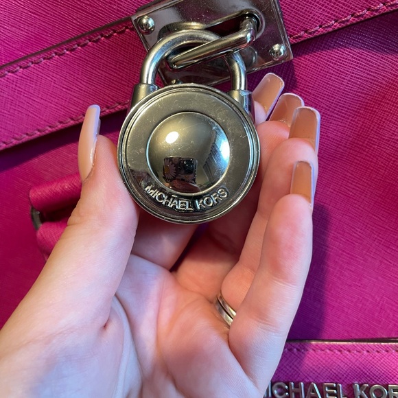 Michael Kors Raspberry Hamilton & Wristlet - Picture 2 of 6